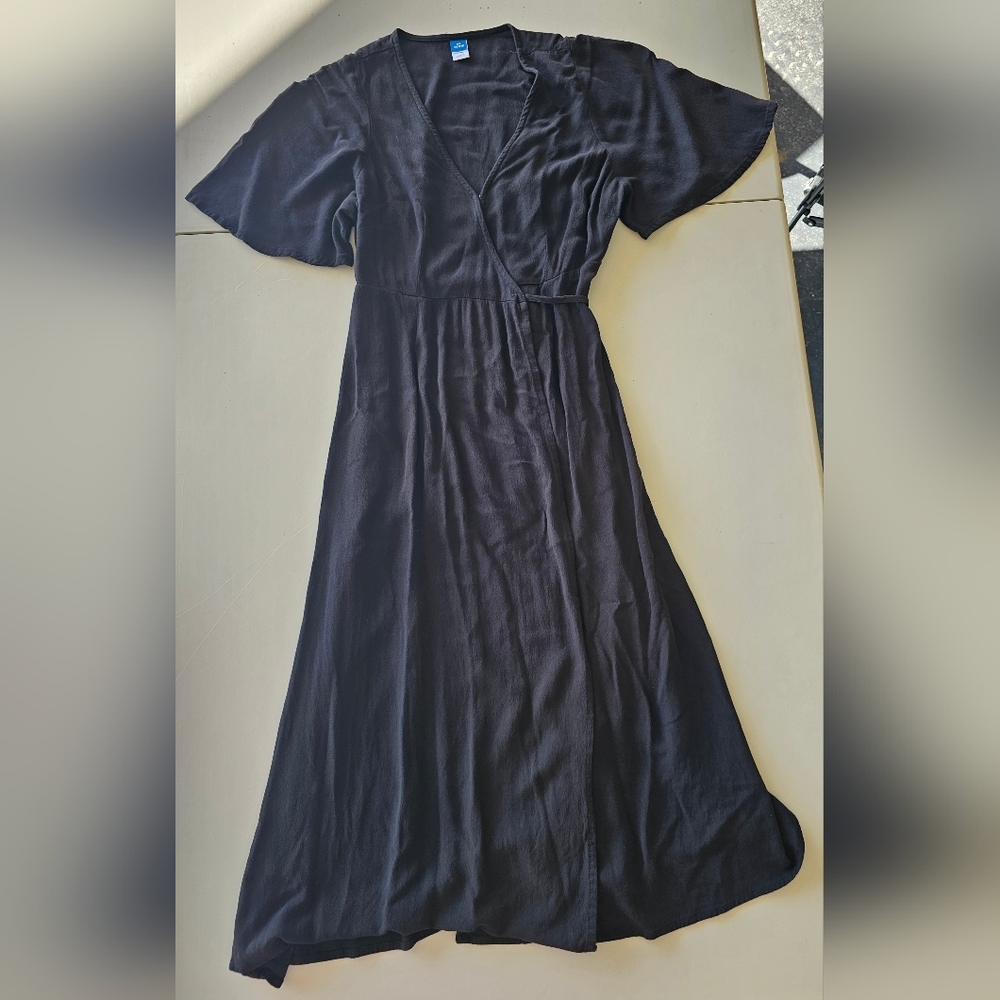 Old Navy Black wrap around dress size petite small